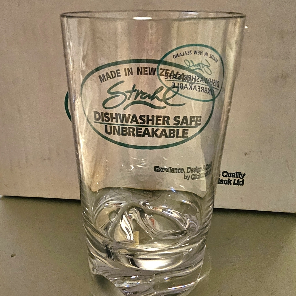 STRAHL PLASTIC TUMBLERS